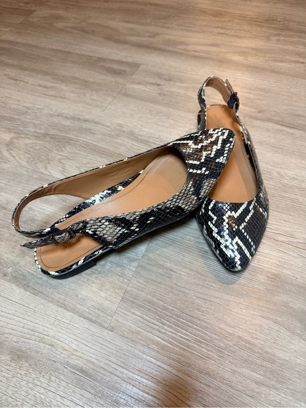 Vionic Snakeskin Print Pointed Toe Slingback Flats size 8